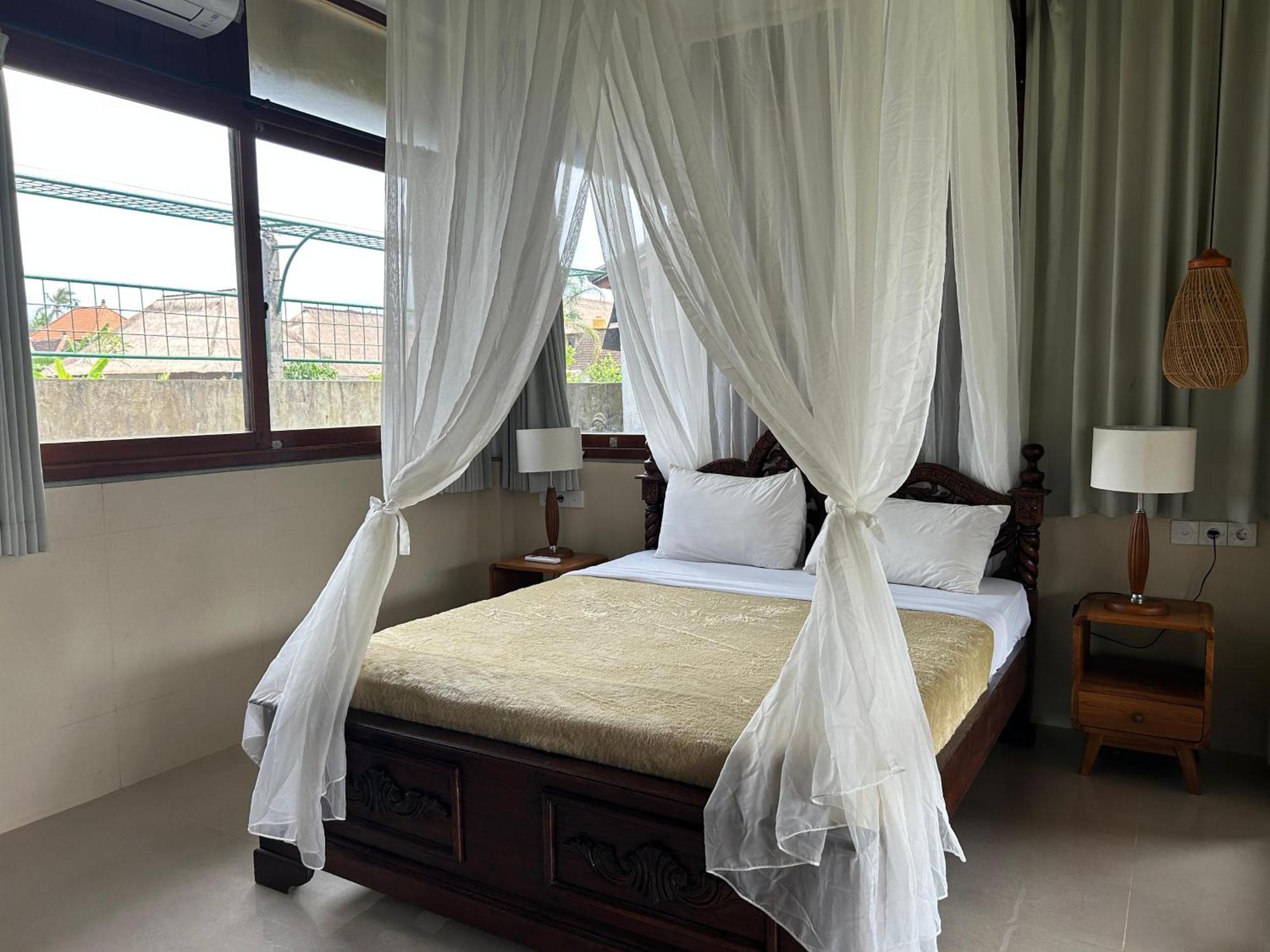 Ketut's Place Penestanan Apartment *